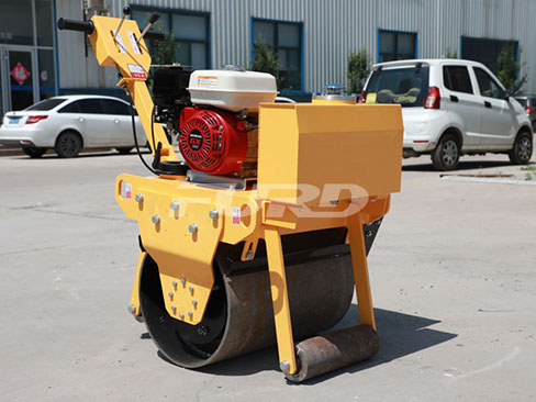 要想小型壓路機壓實效果好還需要專業(yè)的方法！