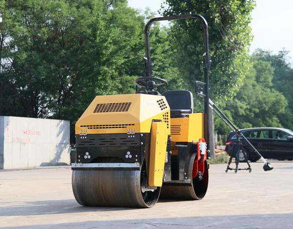 小型壓路機如何散熱呢？